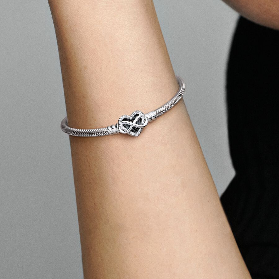 Pulsera Pandora Moments Cadena de Serpiente con Cierre Corazón Infinito Brillante